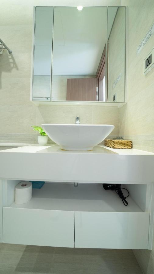 Bom Homes- Vinhomes Metropolis-Service Apartment Ханой Екстериор снимка
